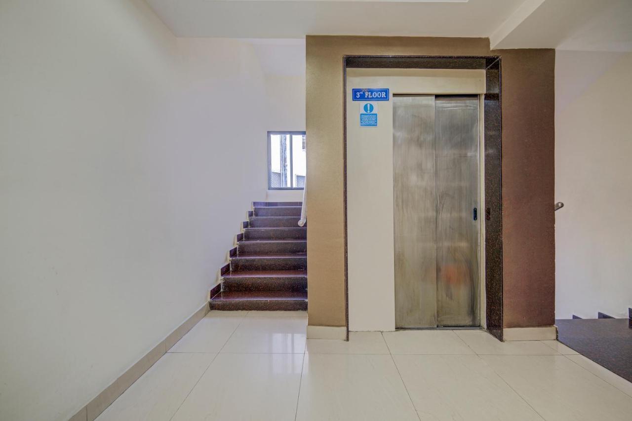 Oyo 18431 Hotel Celestee Grand Hyderabad Exterior foto
